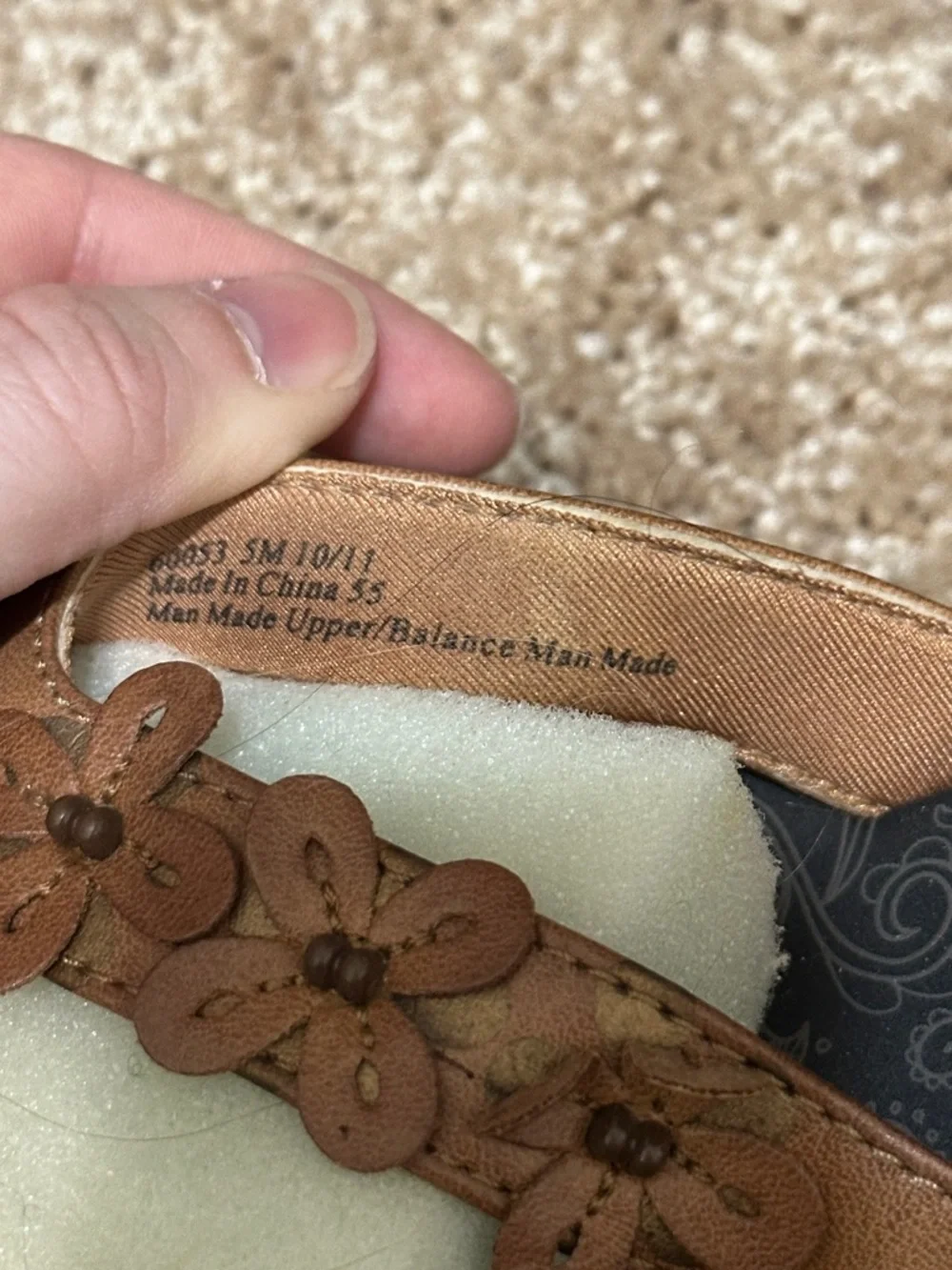 Clarks Size 5 Brown Floral Wedge Sandals Thong Comfort Shoes - Picture 10 of 10